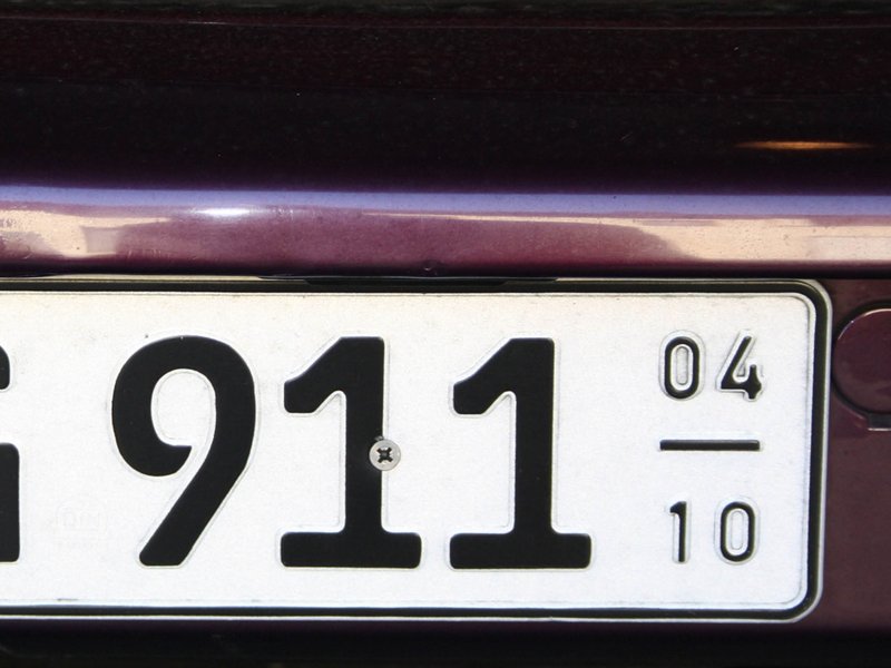 saisonkennzeichen.jpg Stück eines Saisonkennzeichens